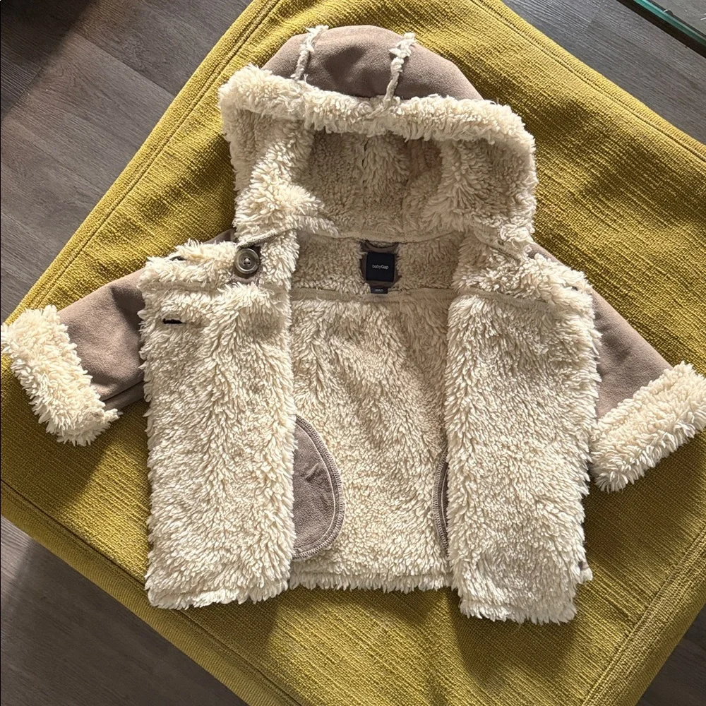 GAP Tan Kids Jacket with Cream Accents - Picture 6 of 8